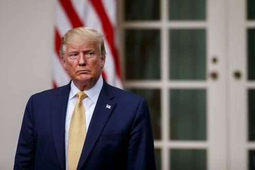 特朗普爆料最新武器装备,我国最新武器装备震撼亮相，全球目光聚焦